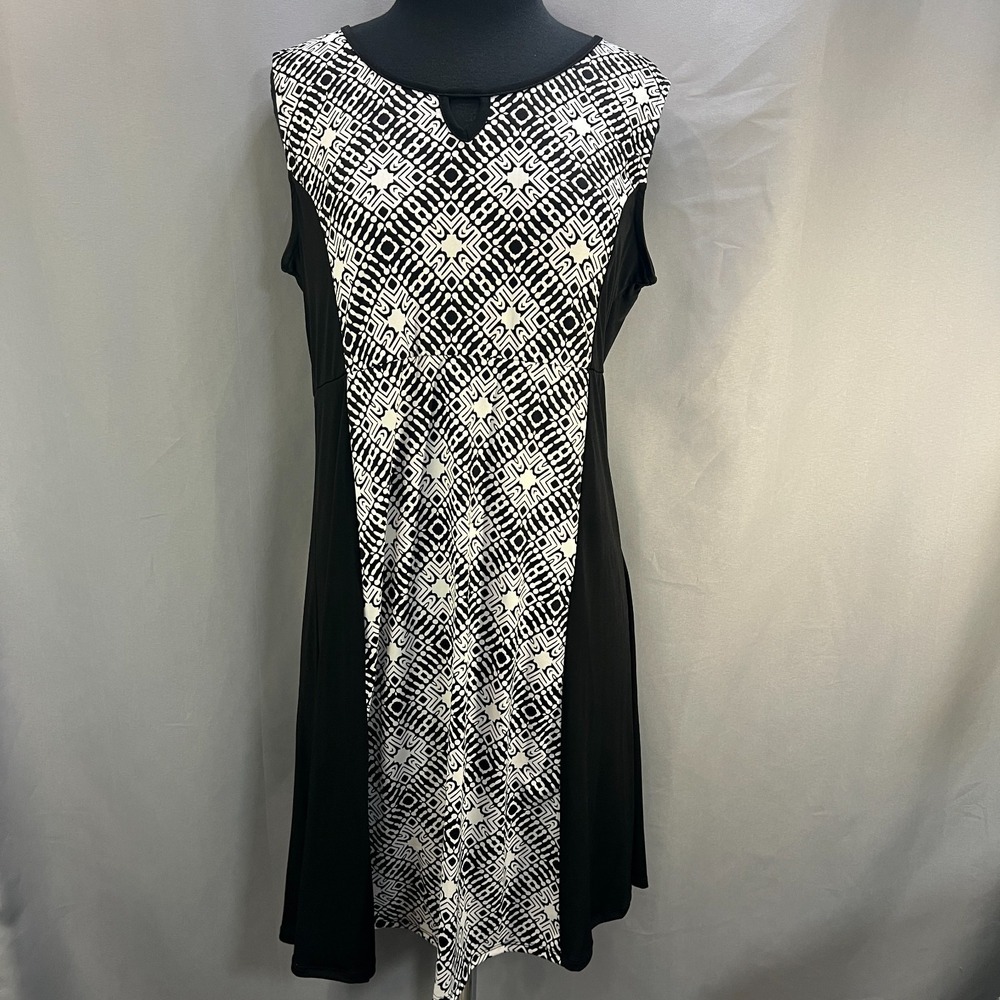 Notations Fit And Flare Dress Womens Medium Petite Black White Geometric Print
